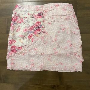 Gorgeous and new for love and lemons skirt🍋🍋